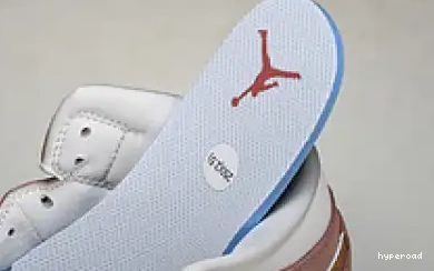 Hyperoad Mid SE“Red Stardust” Jordan 1 Air 0629